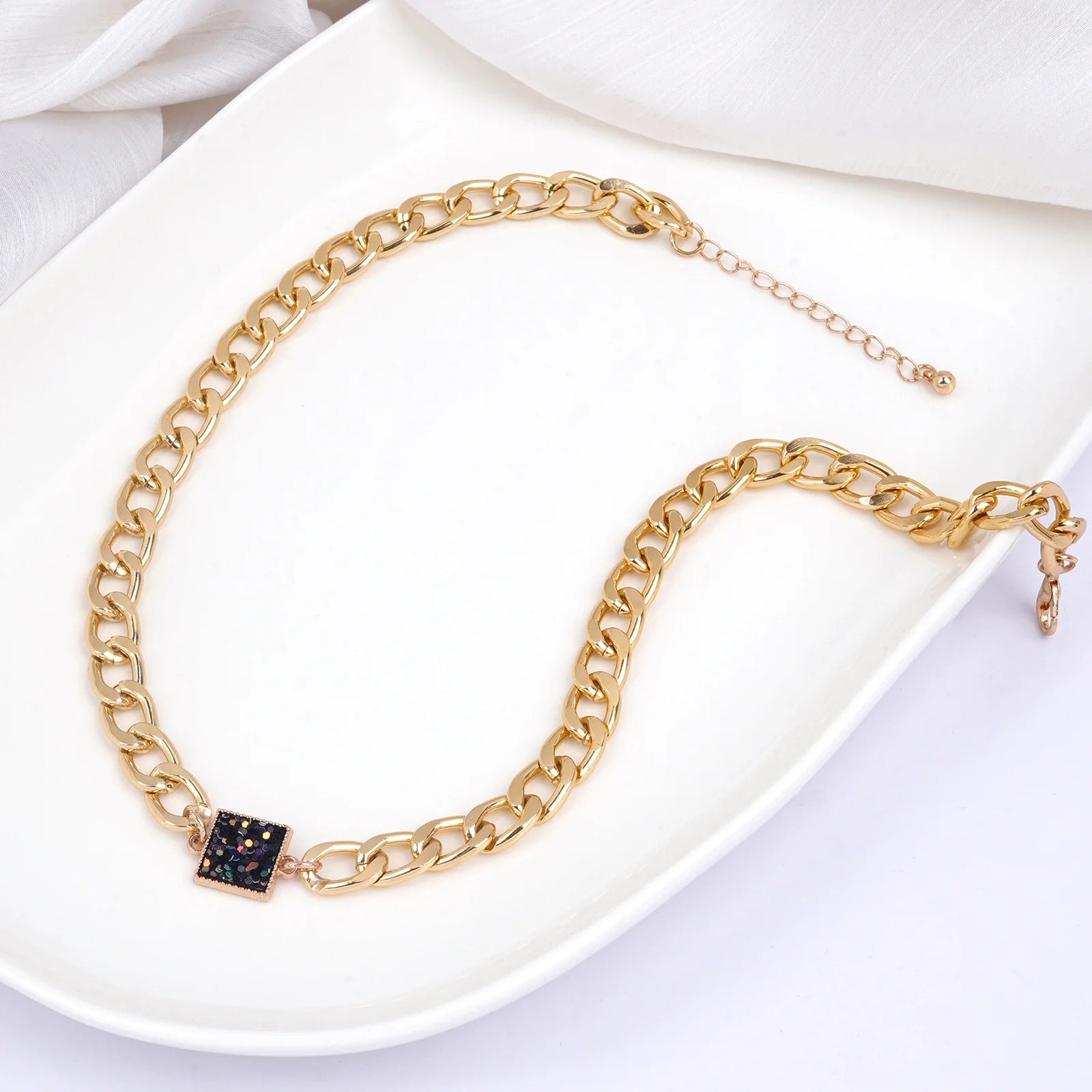 Denara Gold Chain link chunky Pendant Choker