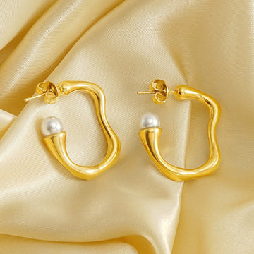 Minimalist Pearl Earrings