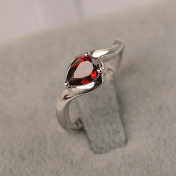 Red garnet ring