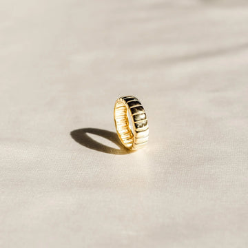 Effortless Elegance Audrey Simple Statement Ring