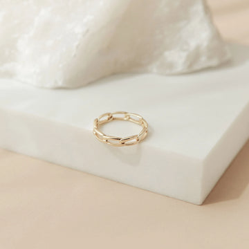 Elegant Link Ring Timeless Sophistication for Your Collection