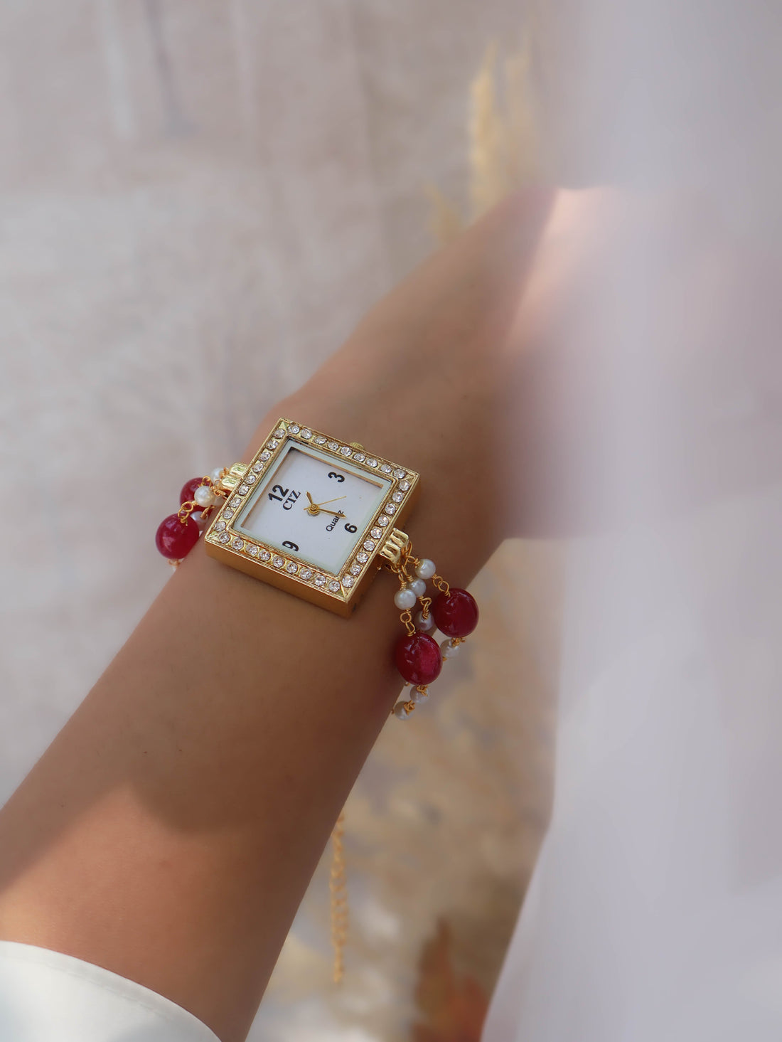 Red Wrist gold-plated Watch